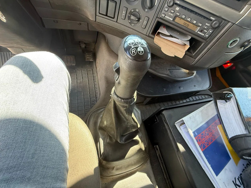 Caminhão grua Volvo FH12-420 / CRANE AMCO VEBA V8204S / REMOTE / XENON / AIRCO / ANALOGE TACHO / MANUAL / EURO-3 / 2003: foto 17