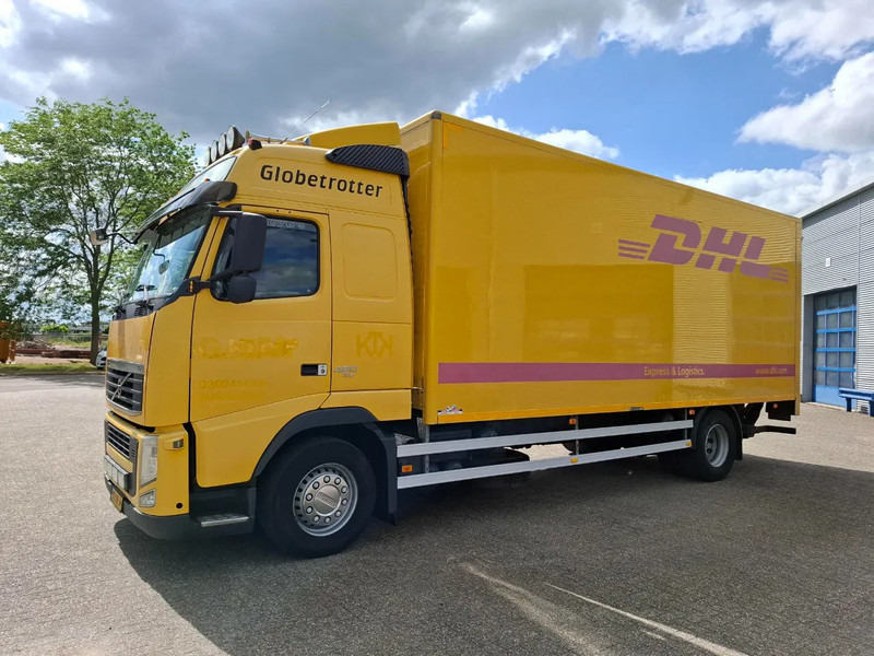 Volvo FH13-420 / NL TRUCK / PLATFORM 2000KG / AIRCO / FRIDGE / AUTOMATIC / EURO-5 / 2010 - Caminhão furgão: foto 1 Volvo FH13-420 / NL TRUCK / PLATFORM 2000KG / AIRCO / FRIDGE / AUTOMATIC / EURO-5 / 2010 - Caminhão furgão: foto 1