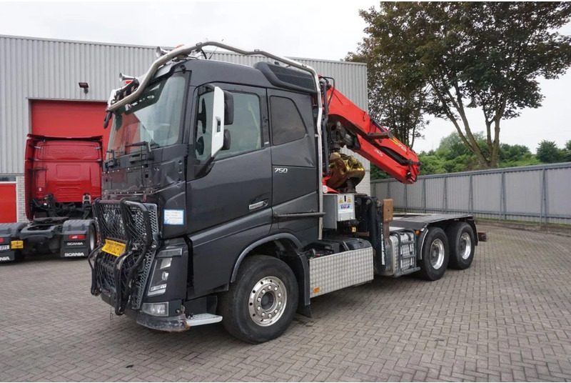 Volvo FH16-750 / ENGINE RUNNING / 6x4 / RETARDER / BIG AXLE / VEB+ / PALFINGER FD250 / EURO-6 / 2016 - Caminhão florestal, Caminhão grua: foto 2 Volvo FH16-750 / ENGINE RUNNING / 6x4 / RETARDER / BIG AXLE / VEB+ / PALFINGER FD250 / EURO-6 / 2016 - Caminhão florestal, Caminhão grua: foto 2