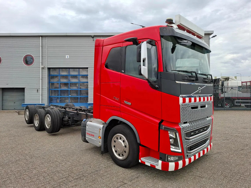 Volvo FH16-750 / VEB+ / ONLY:349761 KM / 9TON FRONT AXLE / INLINER / TECHNICAL 60TON / FULL-AIR / AUTOMATIC / EURO-6 / 2016 - Caminhão chassi: foto 2 Volvo FH16-750 / VEB+ / ONLY:349761 KM / 9TON FRONT AXLE / INLINER / TECHNICAL 60TON / FULL-AIR / AUTOMATIC / EURO-6 / 2016 - Caminhão chassi: foto 2