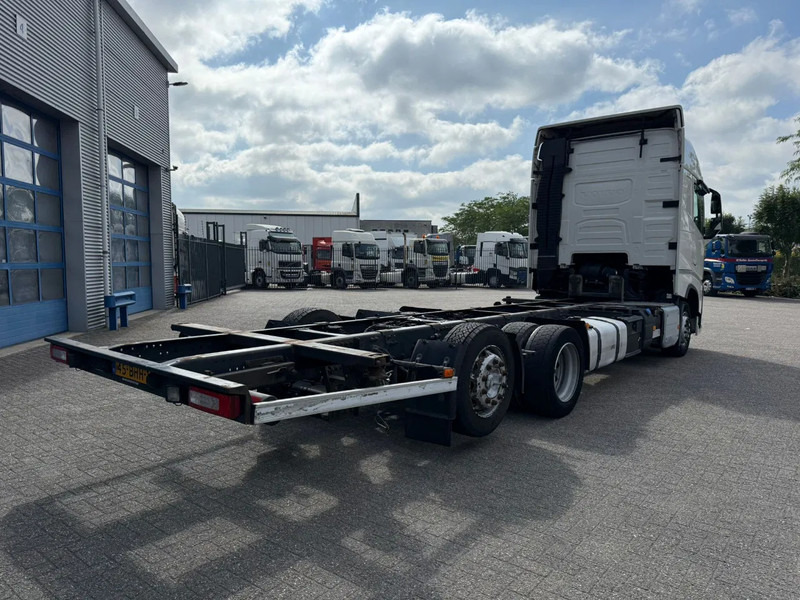 Volvo FH4-420 / NL TRUCK / DOUBLE TANK / PARKCOOL / BDF / VEB? / LWDS / FRIDGE / FULL-AIR / LIFT AXLE / AUTOMATIC / EURO-6 / 2016 - Caminhão transportador de contêineres/ Caixa móvel: foto 5 Volvo FH4-420 / NL TRUCK / DOUBLE TANK / PARKCOOL / BDF / VEB? / LWDS / FRIDGE / FULL-AIR / LIFT AXLE / AUTOMATIC / EURO-6 / 2016 - Caminhão transportador de contêineres/ Caixa móvel: foto 5