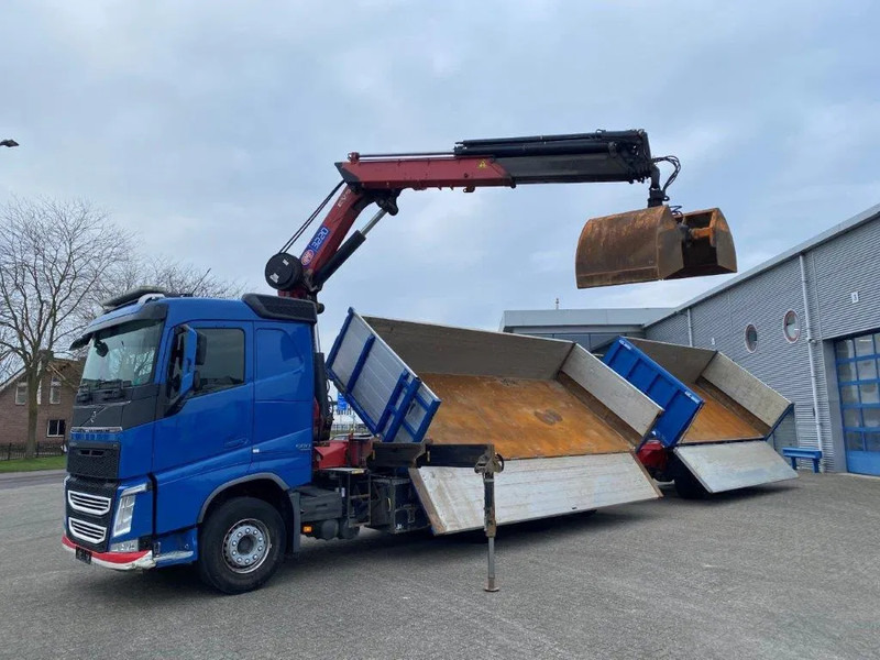 Volvo FH4-500 / HMF 3220K-RC / REMOTE / ROTATOR / 3SIDE TIPPER / DYNAMIC STEERING / ONLY:302623 KM / AUTOMATIC / EURO-6 / 2017 - Caminhão grua: foto 2 Volvo FH4-500 / HMF 3220K-RC / REMOTE / ROTATOR / 3SIDE TIPPER / DYNAMIC STEERING / ONLY:302623 KM / AUTOMATIC / EURO-6 / 2017 - Caminhão grua: foto 2