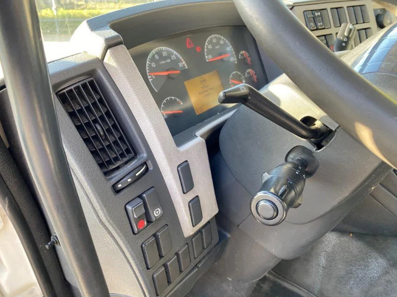 Caminhão tanque Volvo FL7-290 / 5 COMPARTIMENTS / 13000 LITER TOTAL / PUMP / AUTOMATIC / EURO-5 / 2009: foto 19
