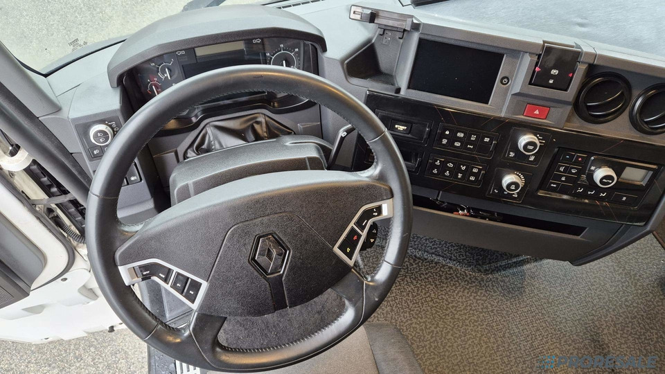 RENAULT T 520 HD001 EURO 6 + HYDRAULIKA - Tractor: foto 4 RENAULT T 520 HD001 EURO 6 + HYDRAULIKA - Tractor: foto 4