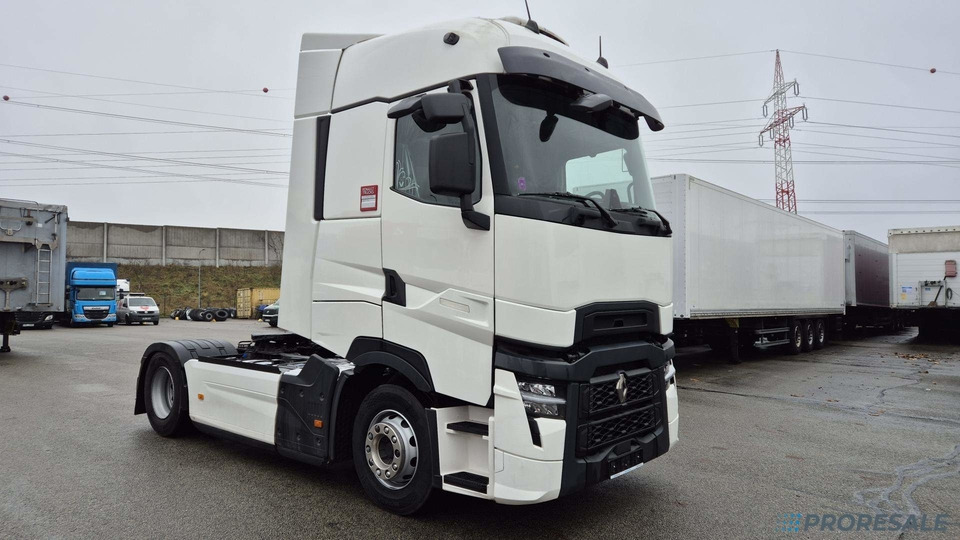 RENAULT T 520 HD001 EURO 6 + HYDRAULIKA - Tractor: foto 1 RENAULT T 520 HD001 EURO 6 + HYDRAULIKA - Tractor: foto 1