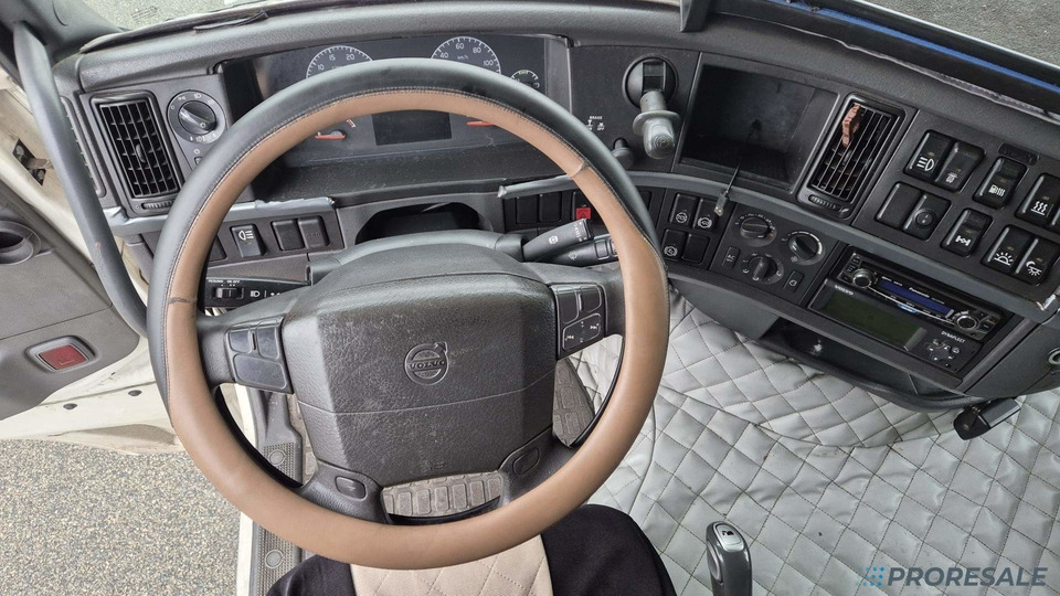 VOLVO FH 13.440 42T EURO 5 - Tractor: foto 4 VOLVO FH 13.440 42T EURO 5 - Tractor: foto 4