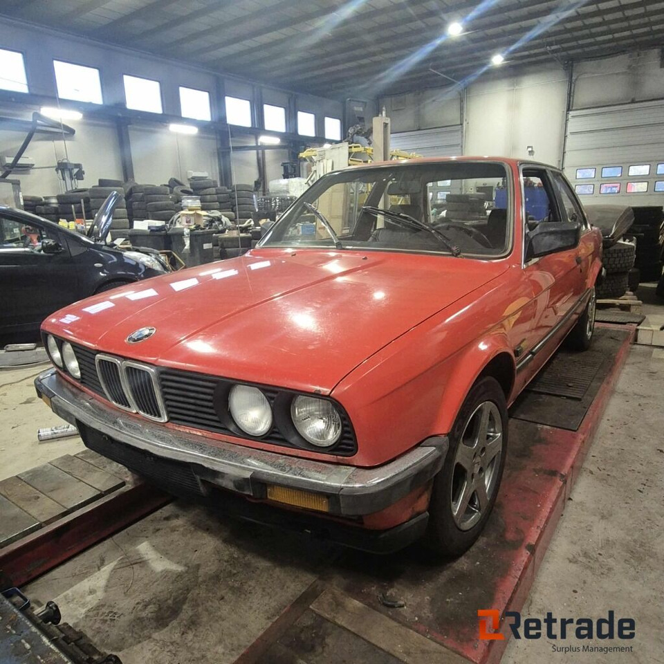 1984 BMW 323 i..Se video - Automóvel: foto 1 1984 BMW 323 i..Se video - Automóvel: foto 1