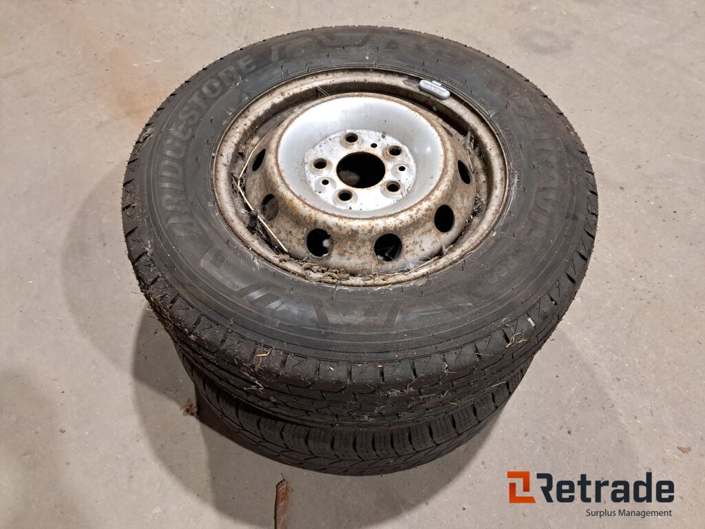 2 stk Fælge med vinterdæk Continental/Bridgestone 215/70 R15C - Equipamento de construção: foto 2 2 stk Fælge med vinterdæk Continental/Bridgestone 215/70 R15C - Equipamento de construção: foto 2