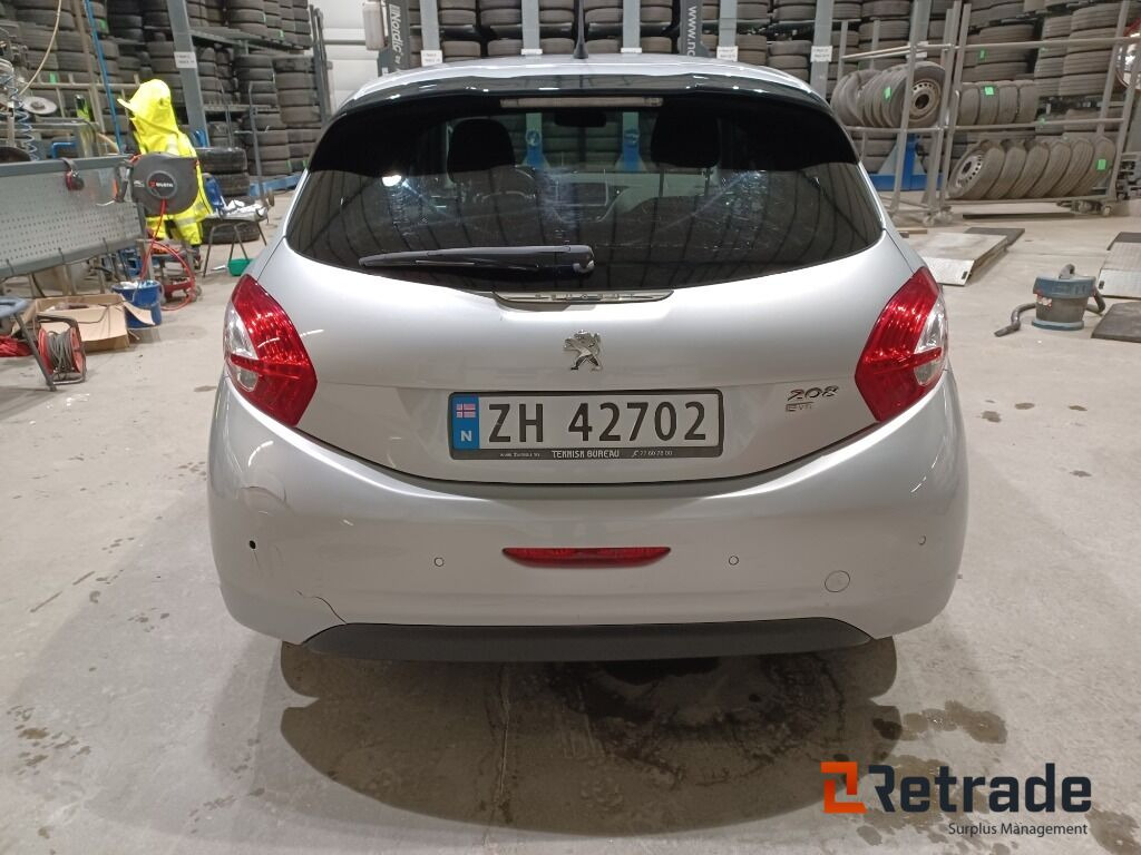 Bil Peugeot 208 Automat - Automóvel: foto 5 Bil Peugeot 208 Automat - Automóvel: foto 5