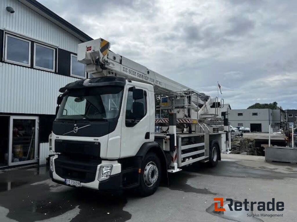 Bronto S35MDT skylift - Caminhão com plataforma aérea: foto 1 Bronto S35MDT skylift - Caminhão com plataforma aérea: foto 1