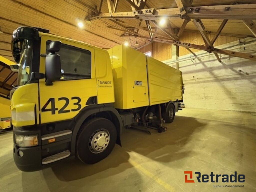 Glykol suger - Scania P310 med Bucher STKF 9500 på bygg! - Caminhão de lixo: foto 3 Glykol suger - Scania P310 med Bucher STKF 9500 på bygg! - Caminhão de lixo: foto 3