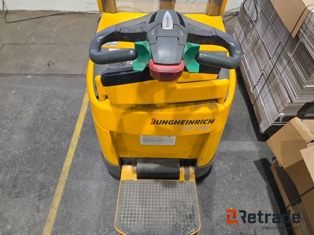 Jungheinrich erc 216z med lader 2015 mod - Stacker: foto 5 Jungheinrich erc 216z med lader 2015 mod - Stacker: foto 5