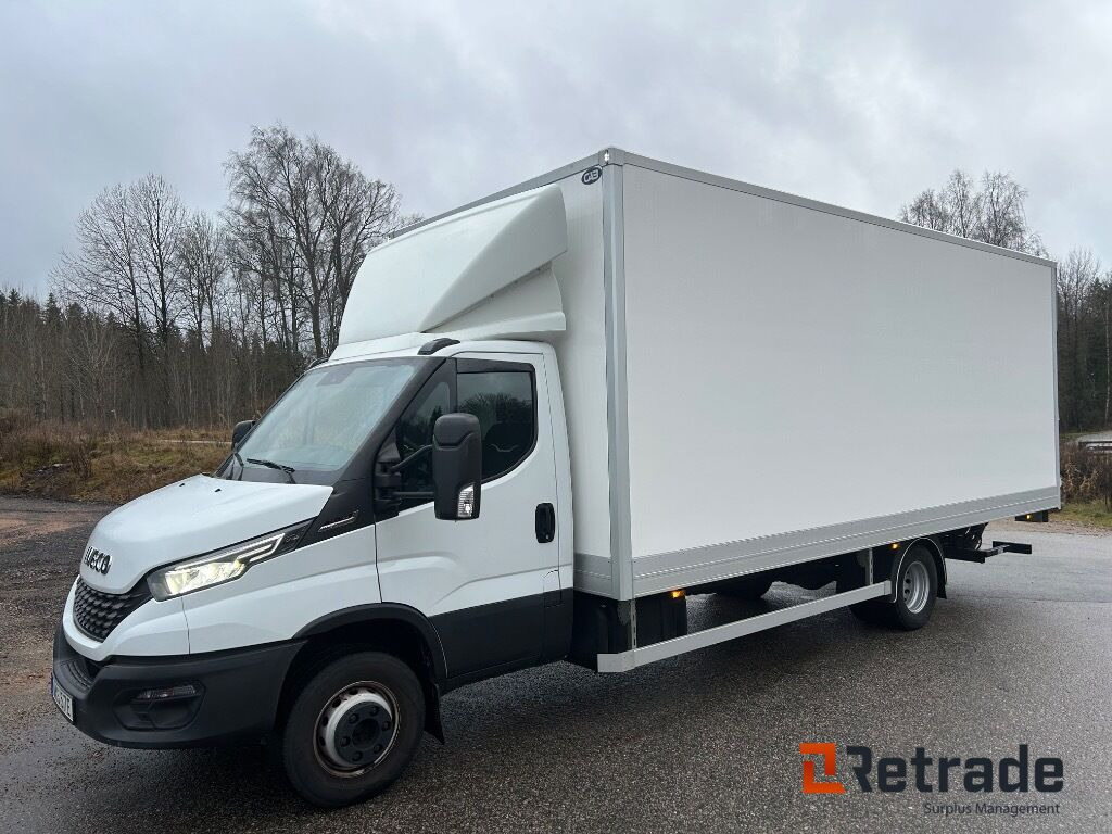 Skåpbil med bak-gavellyft Iveco Daily 72-180 Låga mil , nyskick - Carrinha de contentor: foto 1 Skåpbil med bak-gavellyft Iveco Daily 72-180 Låga mil , nyskick - Carrinha de contentor: foto 1