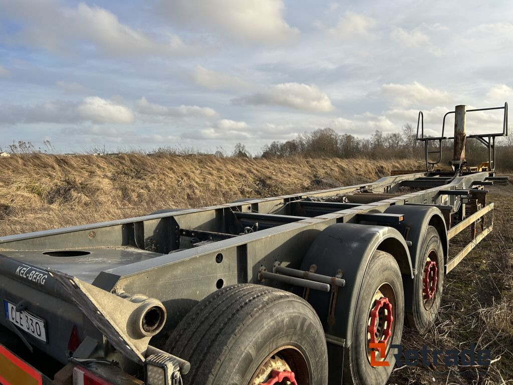 Tipptrailer chassi KELBERG T40S3 - Semireboque transportador de contêineres/ Caixa móvel: foto 3 Tipptrailer chassi KELBERG T40S3 - Semireboque transportador de contêineres/ Caixa móvel: foto 3