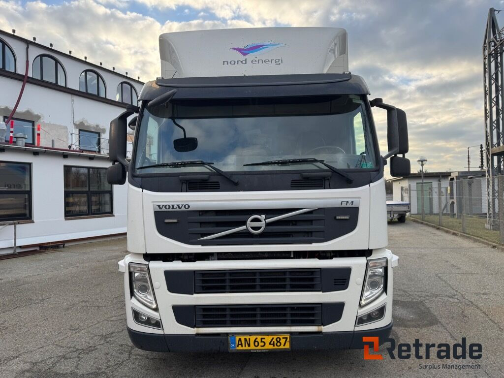 Caminhão furgão VOLVO FM 330 4X2: foto 7