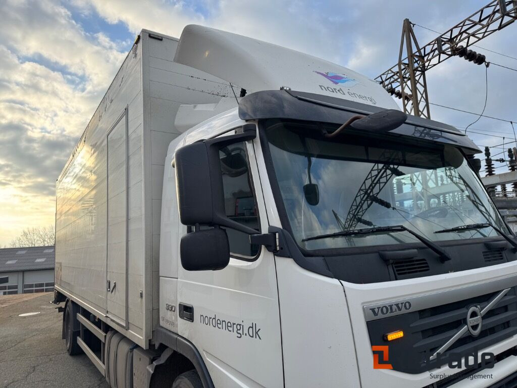 Caminhão furgão VOLVO FM 330 4X2: foto 19