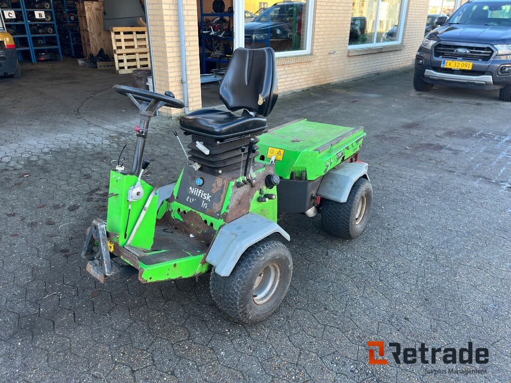 Redskabsbærer EGHOLM 2150 Redskabsbærer - Veículo municipal/ Especial: foto 1 Redskabsbærer EGHOLM 2150 Redskabsbærer - Veículo municipal/ Especial: foto 1