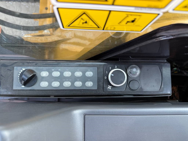 Escavadora de rastos nuevo Cat 323D3 *2025 Model* - Hammer Lines: foto 11