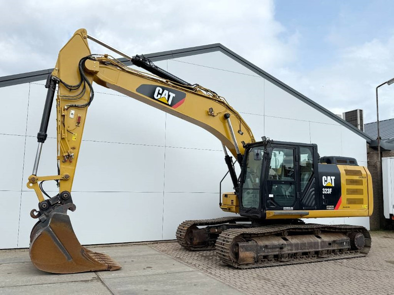 Cat 323FL - German Machine / Rear + Side Camera - Escavadora de rastos: foto 2 Cat 323FL - German Machine / Rear + Side Camera - Escavadora de rastos: foto 2