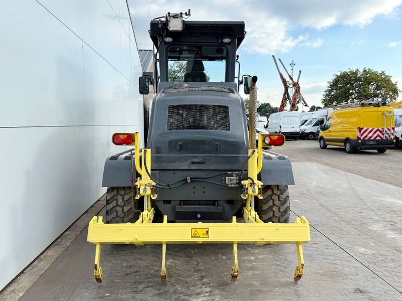 HBM BG110T-5 - Front Blade + Ripper / TRIMBLE AS400 - Motoniveladora: foto 3 HBM BG110T-5 - Front Blade + Ripper / TRIMBLE AS400 - Motoniveladora: foto 3