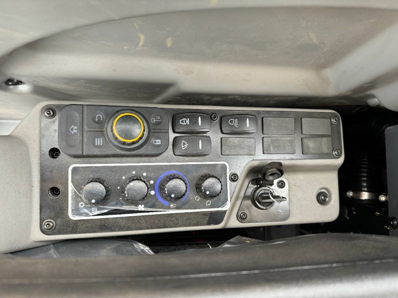 Escavadora de rastos nuevo JCB 215LC - New / Unused / Hammer Lines: foto 10