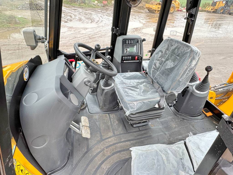 JCB 3DX / 3CX Plus 4WD - New / Unused / Hammer Lines - Retroescavadeira: foto 5 JCB 3DX / 3CX Plus 4WD - New / Unused / Hammer Lines - Retroescavadeira: foto 5