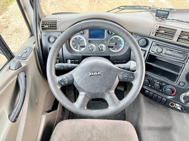 Fotografia de interior 1: Tractor DAF 85.360 + Effer 165-11-48 - Automatic / kran Crane