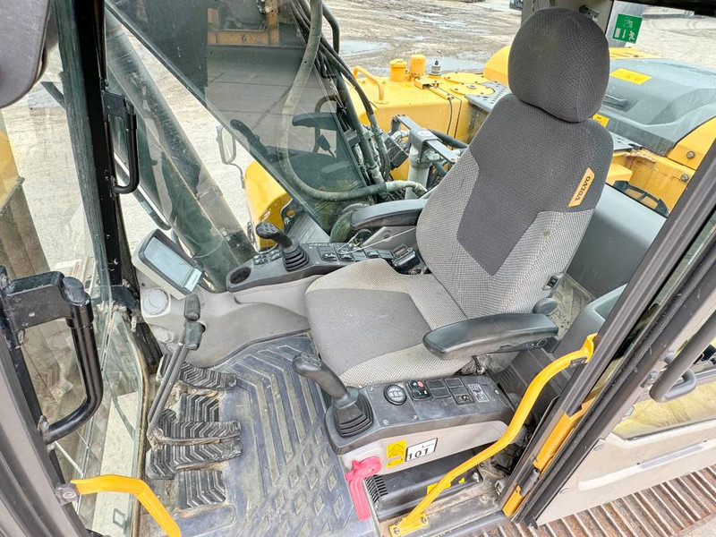 Escavadora de rastos Volvo EC160DL - 7.255 hours - 2 buckets: foto 7