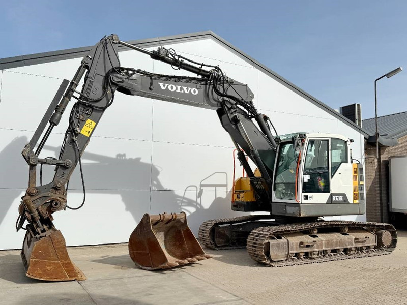 Volvo ECR235EL - Triple Boom / 2 Buckets Included - Escavadora de rastos: foto 2 Volvo ECR235EL - Triple Boom / 2 Buckets Included - Escavadora de rastos: foto 2