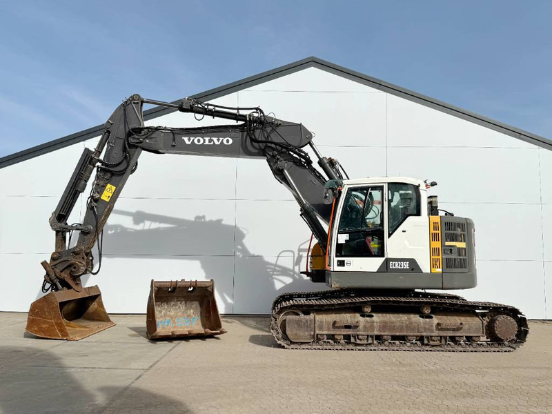 Volvo ECR235EL - Triple Boom / 2 Buckets Included - Escavadora de rastos: foto 1 Volvo ECR235EL - Triple Boom / 2 Buckets Included - Escavadora de rastos: foto 1