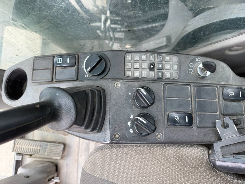 Escavadeira de rodas Volvo EW180C - Dutch Machine / Triple Boom: foto 10 Escavadeira de rodas Volvo EW180C - Dutch Machine / Triple Boom: foto 10