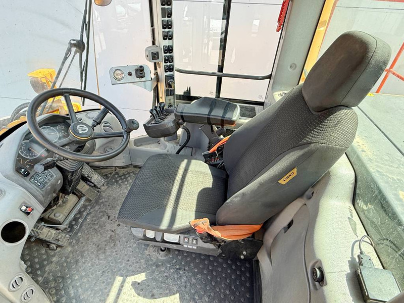 Carregadeira de rodas Volvo L220H - Bucket Included / 3rd Function: foto 8