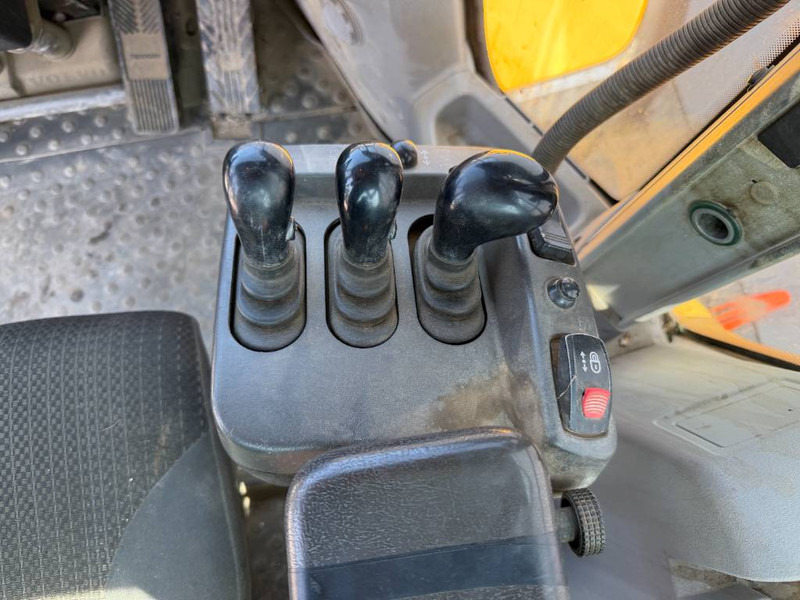 Carregadeira de rodas Volvo L220H - Bucket Included / 3rd Function: foto 10