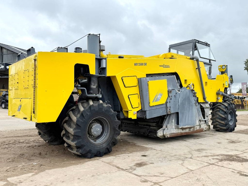 Wirtgen WR2500SK - Dutch Machine / Extra Miller and Tires - Máquina de asfalto: foto 5 Wirtgen WR2500SK - Dutch Machine / Extra Miller and Tires - Máquina de asfalto: foto 5
