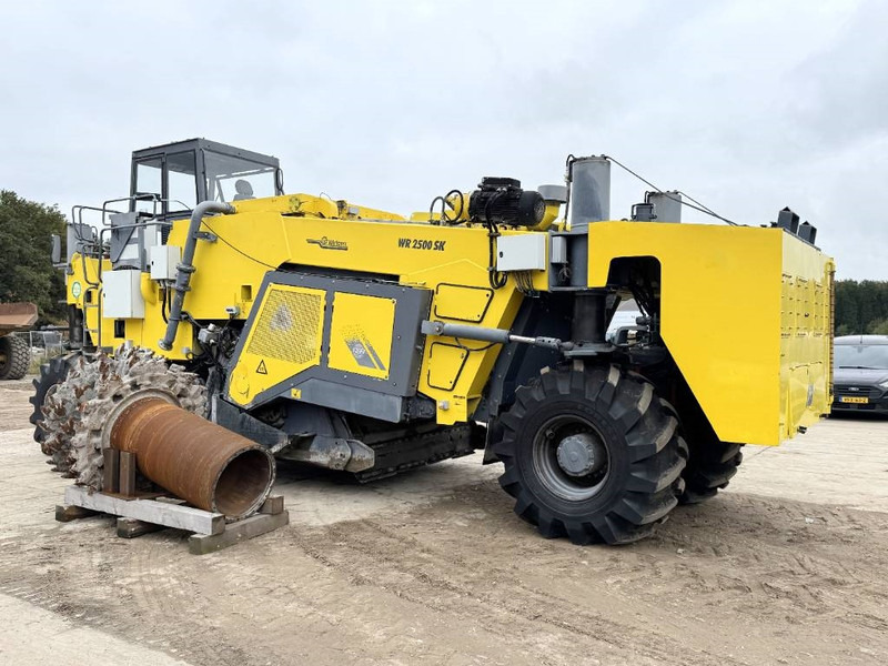 Wirtgen WR2500SK - Dutch Machine / Extra Miller and Tires - Máquina de asfalto: foto 3 Wirtgen WR2500SK - Dutch Machine / Extra Miller and Tires - Máquina de asfalto: foto 3