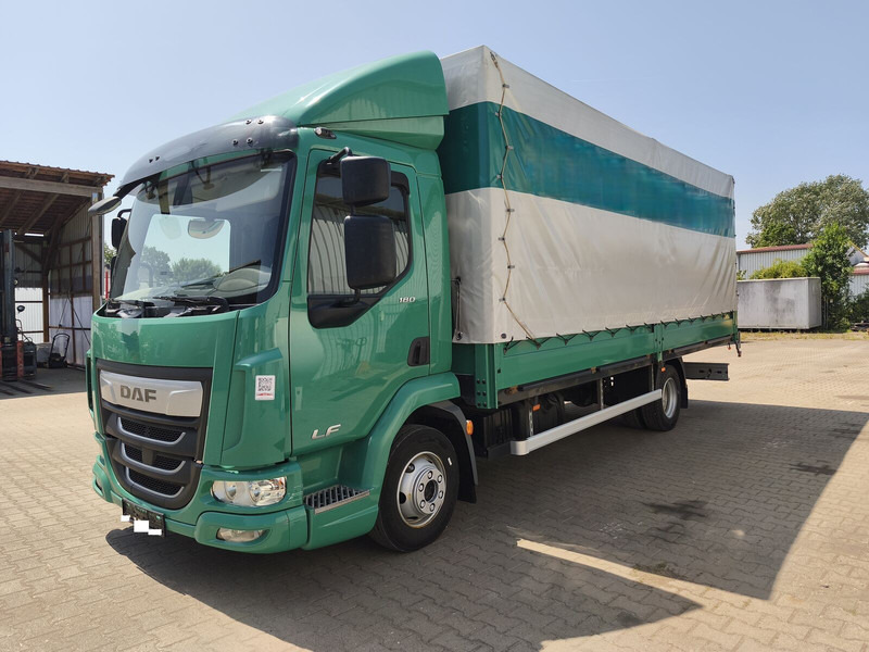 DAF LF 180 FA Plane u. Spriegel Euro 6 4x2 (3) - Caminhão com lona: foto 1 DAF LF 180 FA Plane u. Spriegel Euro 6 4x2 (3) - Caminhão com lona: foto 1