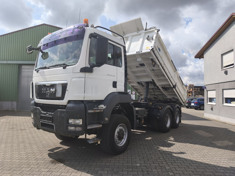 MAN MAN TGS 26.440 Kipper 6x6 Bordmatik Rollplane AHK Euro 5 - Caminhão basculante: foto 2 MAN MAN TGS 26.440 Kipper 6x6 Bordmatik Rollplane AHK Euro 5 - Caminhão basculante: foto 2