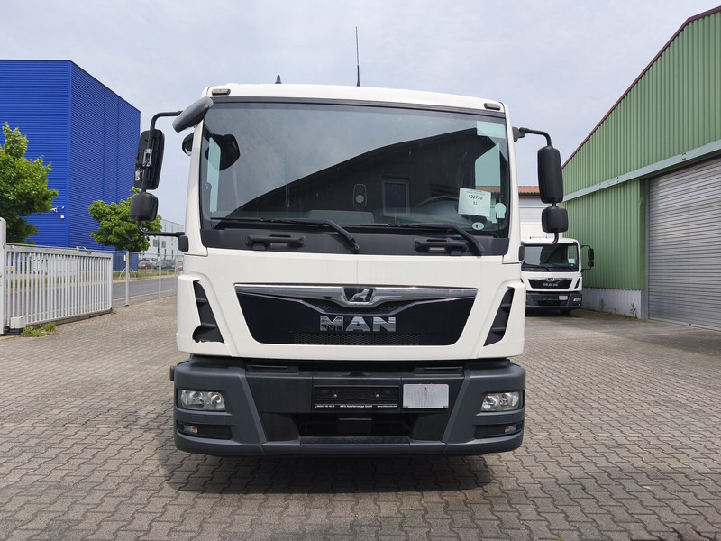 MAN TGL 8.190 Koffer gFH AHK LBW Euro 6 4x2 (11) - Caminhão furgão: foto 3 MAN TGL 8.190 Koffer gFH AHK LBW Euro 6 4x2 (11) - Caminhão furgão: foto 3