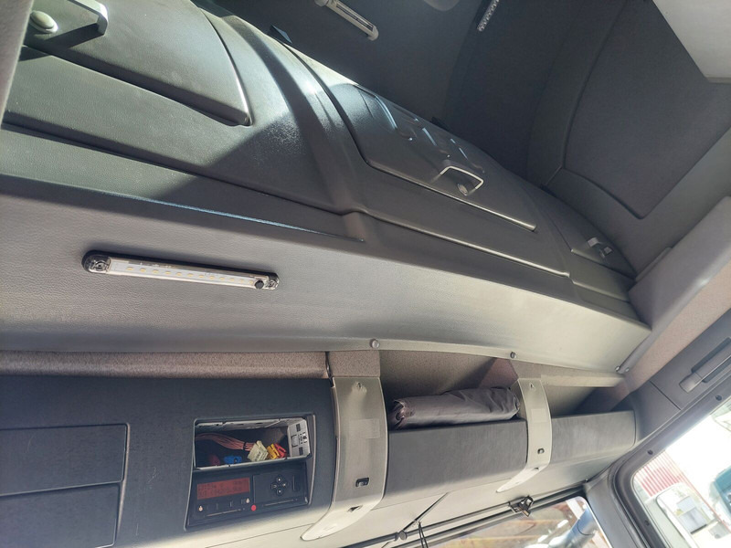 Locação de MAN TGL 8.220 Edscha Gardine Jumbo MAN TGL 8.220 Edscha Gardine Jumbo: foto 15