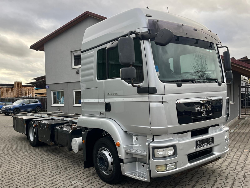 MAN TGM 12.290 BDF 4x2 Euro 5 - Caminhão chassi: foto 3 MAN TGM 12.290 BDF 4x2 Euro 5 - Caminhão chassi: foto 3
