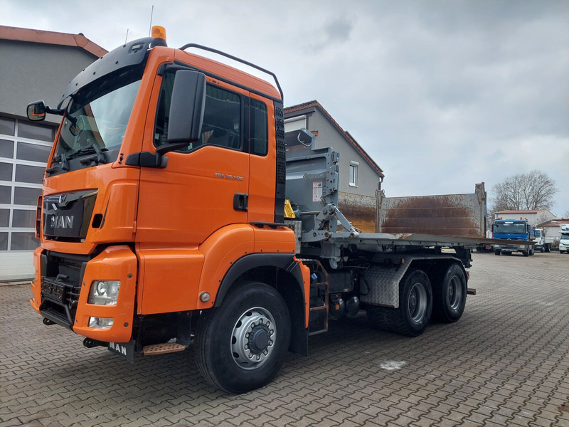 MAN TGS 26.500 Hydrodrive Schwarzmüller Wechselsystem SZM - Caminhão basculante: foto 1 MAN TGS 26.500 Hydrodrive Schwarzmüller Wechselsystem SZM - Caminhão basculante: foto 1