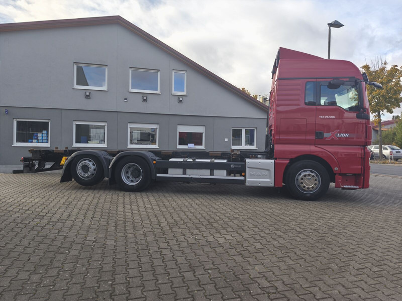 MAN TGX 26.500 BDF 6x2 Euro 6 Retarder Standard Lift+Lenk Euro 6 (29 - Caminhão chassi: foto 4 MAN TGX 26.500 BDF 6x2 Euro 6 Retarder Standard Lift+Lenk Euro 6 (29 - Caminhão chassi: foto 4
