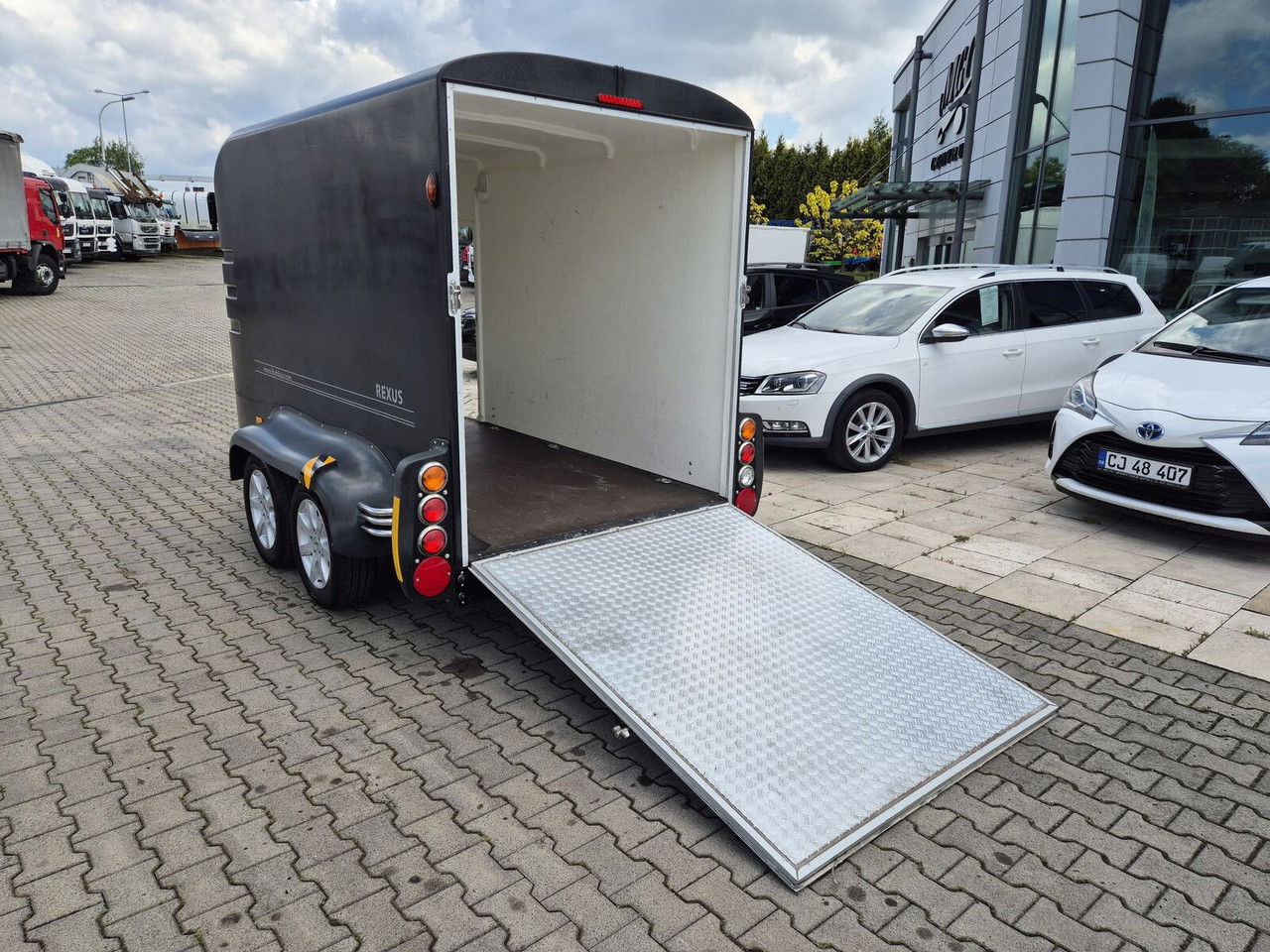 Reboque para cavalos Humbaur Rexus 2000 / FOR Transporting 2 Horses, Ponies ANDBreedin: foto 22