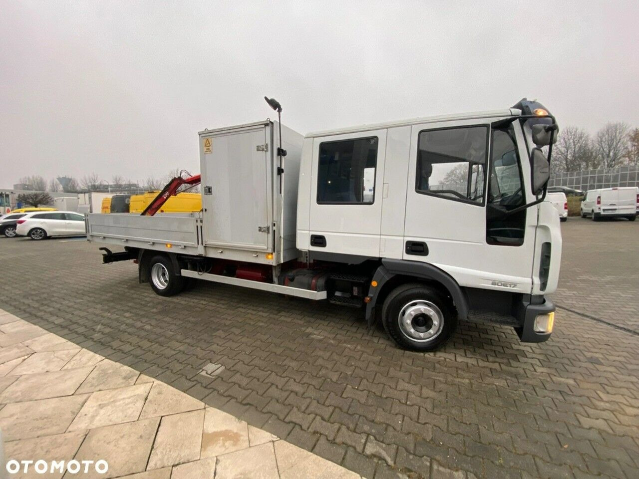 Iveco Eurocargo ML80E17 / HDS HMF / 1 Owner / Doka - Camião de caixa aberta/ Plataforma, Caminhão grua: foto 2 Iveco Eurocargo ML80E17 / HDS HMF / 1 Owner / Doka - Camião de caixa aberta/ Plataforma, Caminhão grua: foto 2