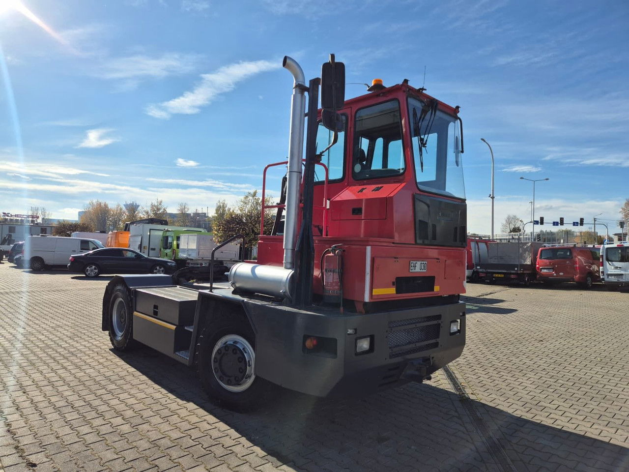 Kalmar TR618i / 1 Owner / LOW KM / Works Great / NEW Tire S - Tractor de terminal: foto 5 Kalmar TR618i / 1 Owner / LOW KM / Works Great / NEW Tire S - Tractor de terminal: foto 5