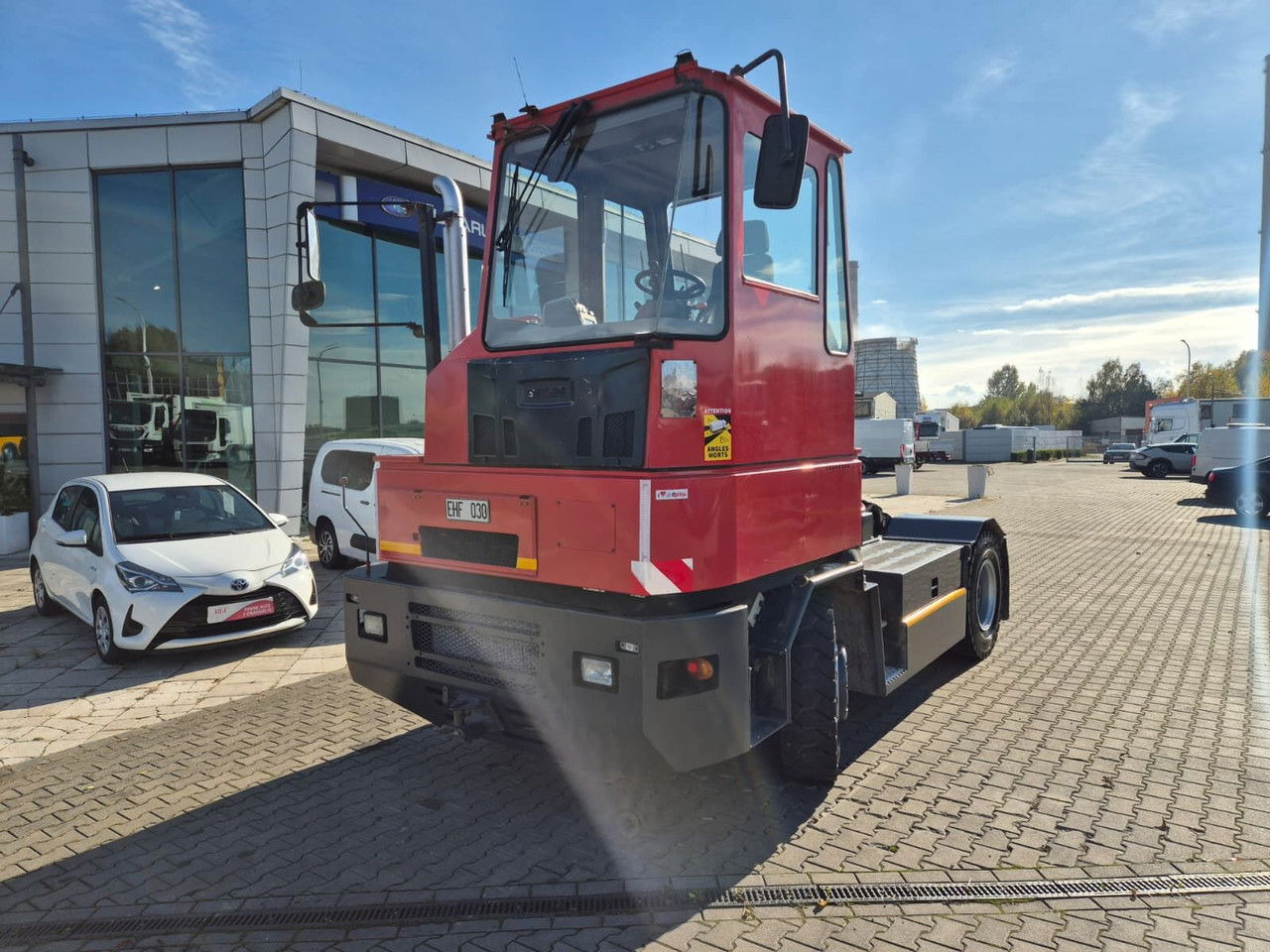 Kalmar TR618i / 1 Owner / LOW KM / Works Great / NEW Tire S - Tractor de terminal: foto 2 Kalmar TR618i / 1 Owner / LOW KM / Works Great / NEW Tire S - Tractor de terminal: foto 2