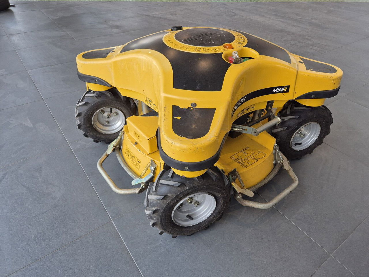 MINI Mini Spider II / 4X4 / NEW Service / Works Great - Cortador de grama: foto 5 MINI Mini Spider II / 4X4 / NEW Service / Works Great - Cortador de grama: foto 5