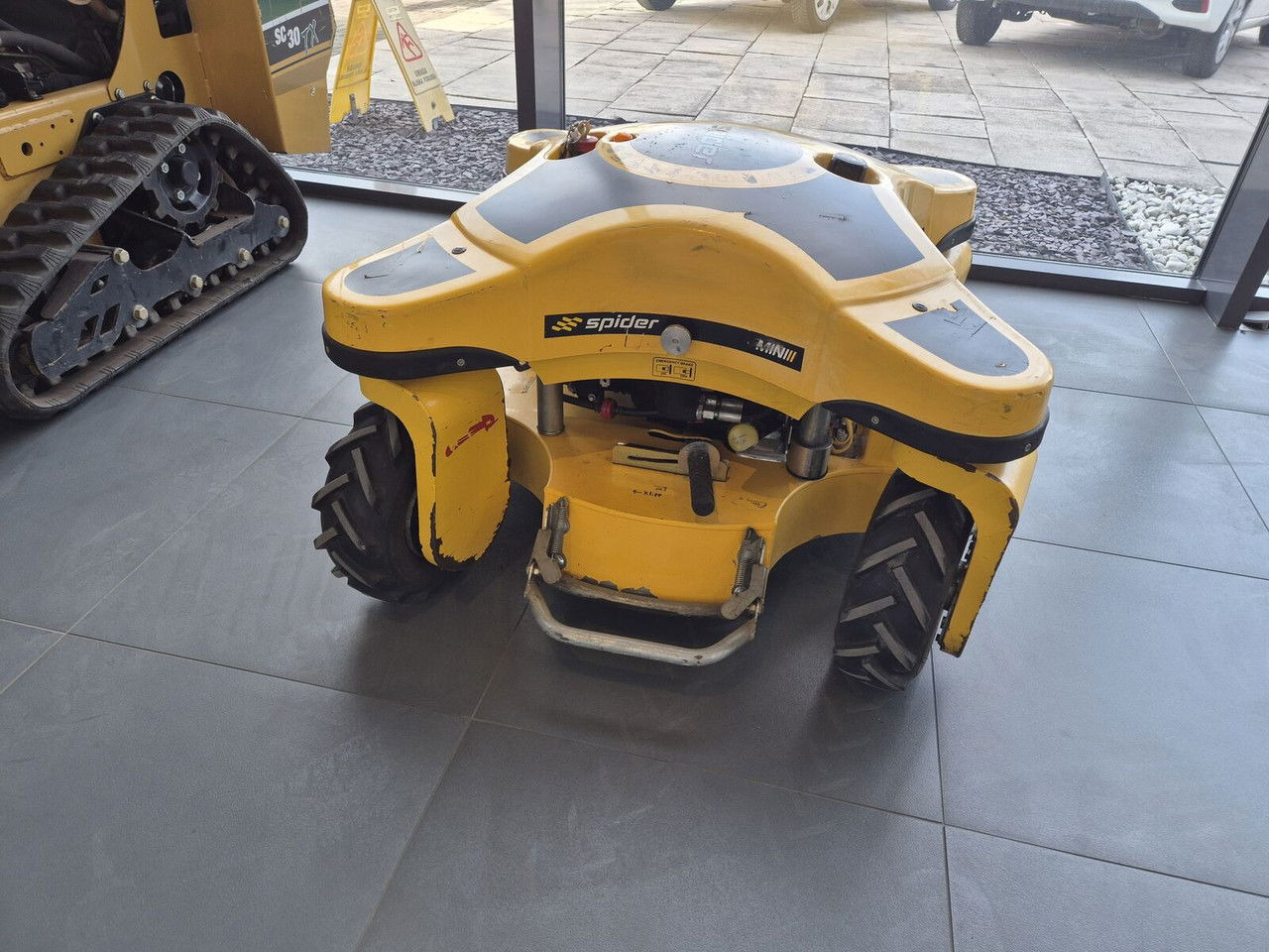 MINI Mini Spider II / 4X4 / NEW Service / Works Great - Cortador de grama: foto 3 MINI Mini Spider II / 4X4 / NEW Service / Works Great - Cortador de grama: foto 3