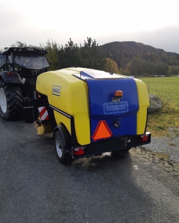 Schmidt TSS 122, Like NEW, Only 203 hours, up to 40KM/h - Transport all - Varredora urbana: foto 3 Schmidt TSS 122, Like NEW, Only 203 hours, up to 40KM/h - Transport all - Varredora urbana: foto 3