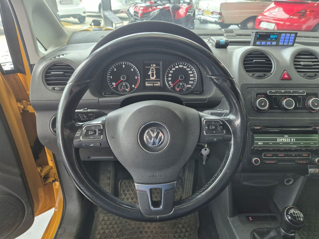 Furgão compacto Volkswagen Caddy 2.0 TDi Maxi / 4Motion 4X4 / 1 Owner / Serviced: foto 30